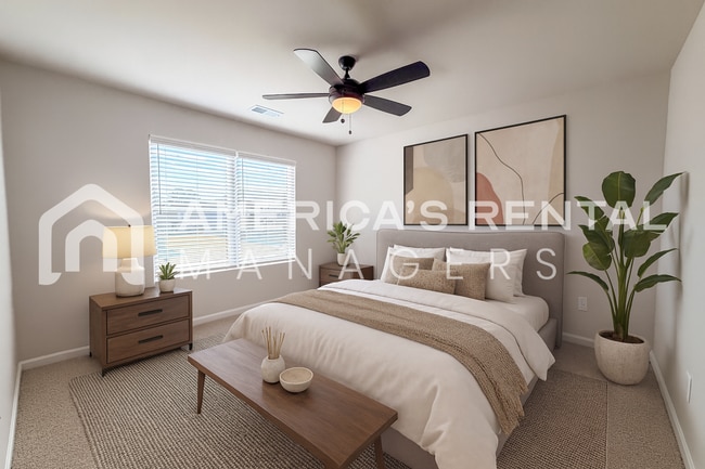 Building Photo - Stylish two level home with open concept l...