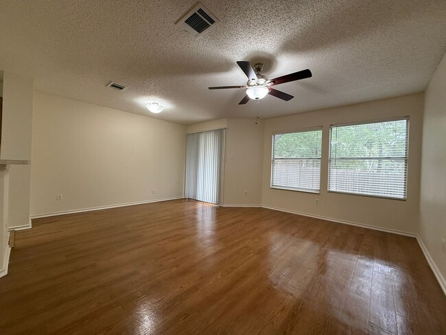 Building Photo - Schreiber Properties1 (2304 Granberry Dr)