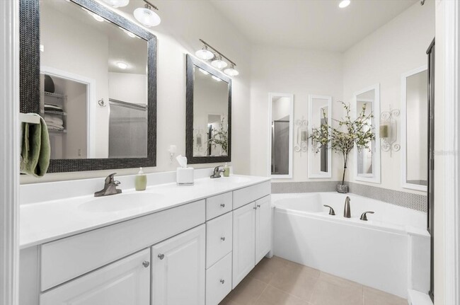 Building Photo - 4500 Streamside Ct