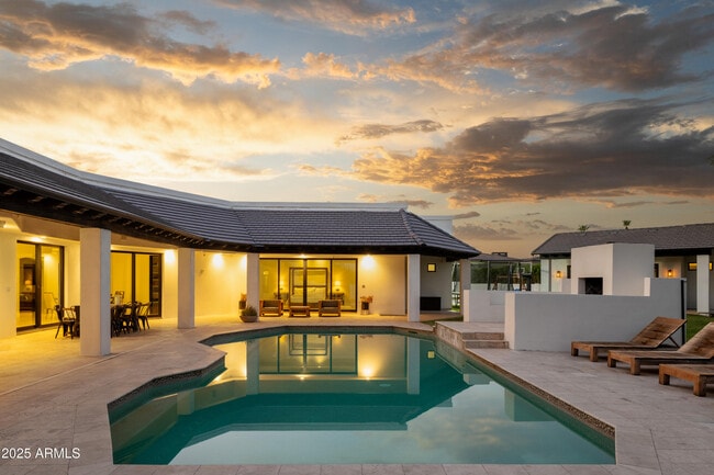 Building Photo - 6718 E San Juan Ave