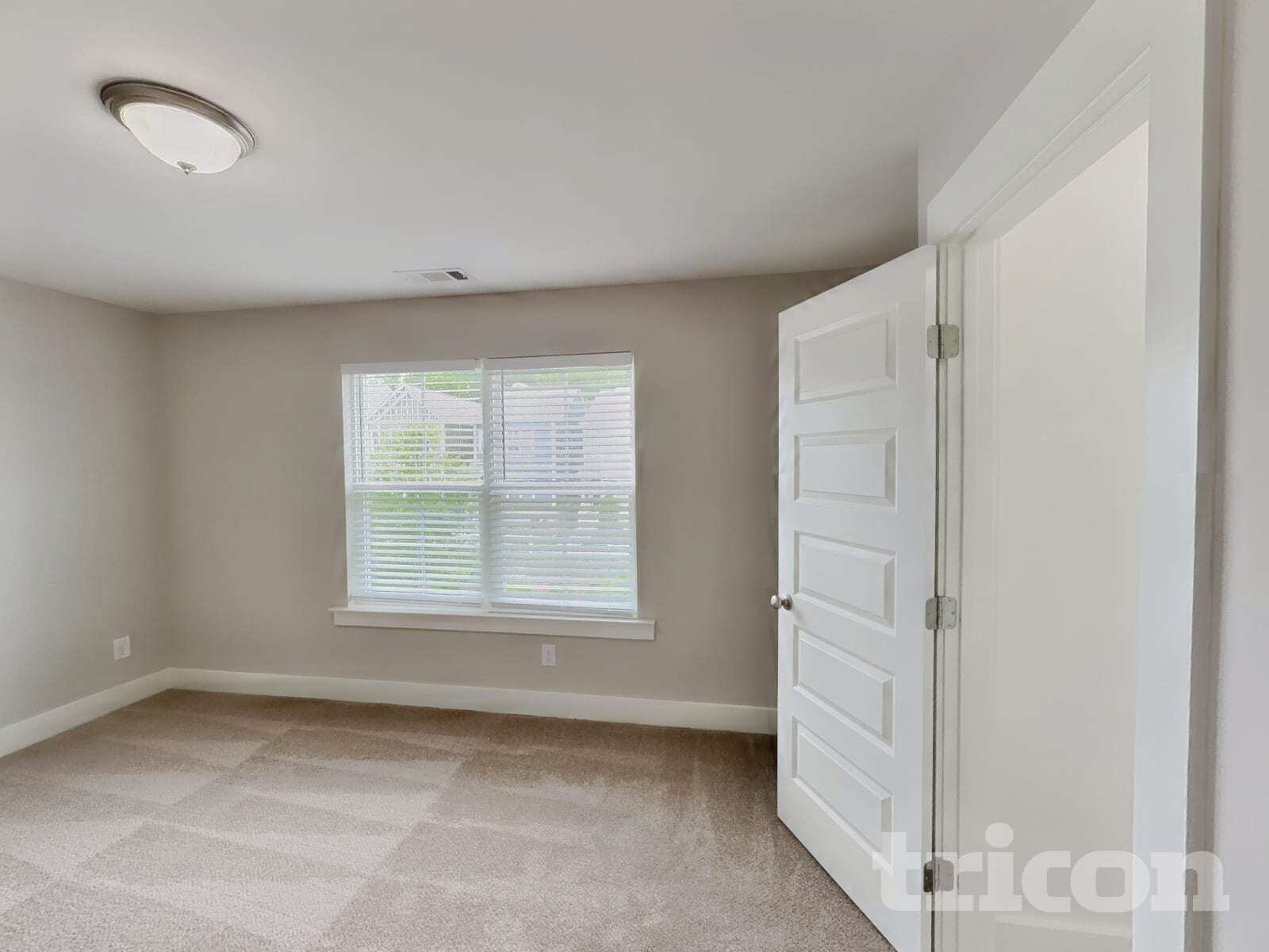Building Photo - 1326 Sula Dr