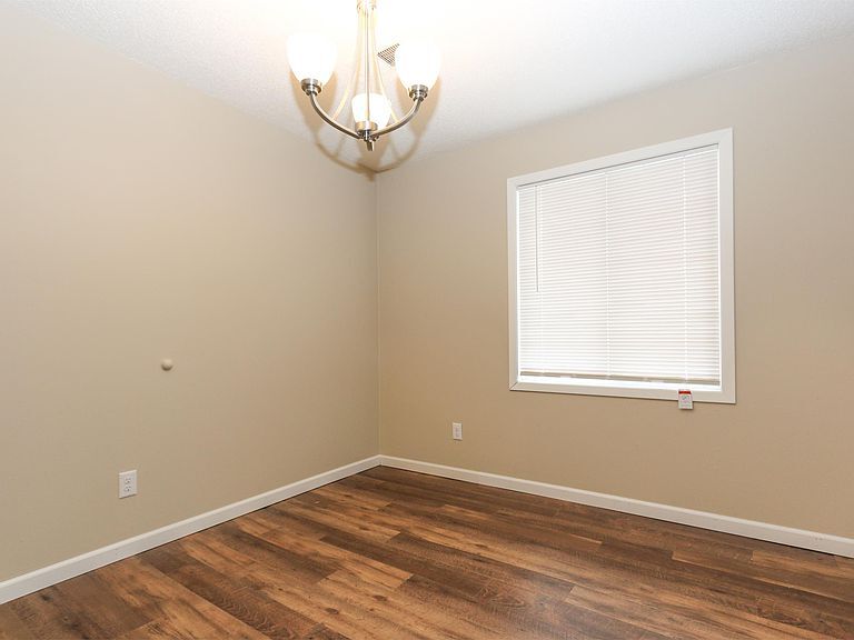 Dining room - 16045 Joplin Ave