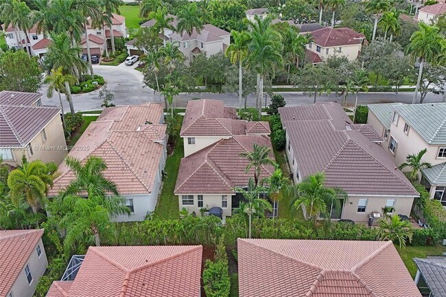 Building Photo - 1725 Winterberry Ln