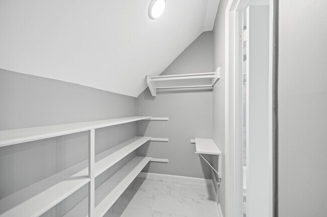 Building Photo - 1363 Westgreen Blvd