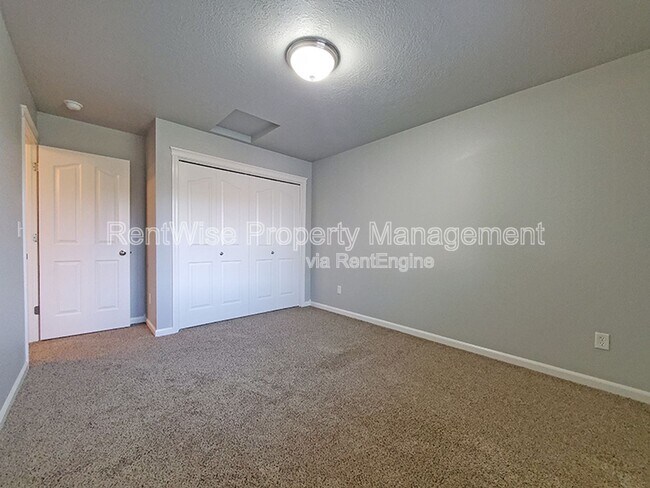 Building Photo - 575 W Elias St