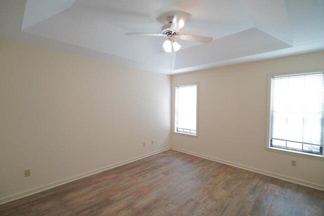 Building Photo - 2605 Yarmouth Ln
