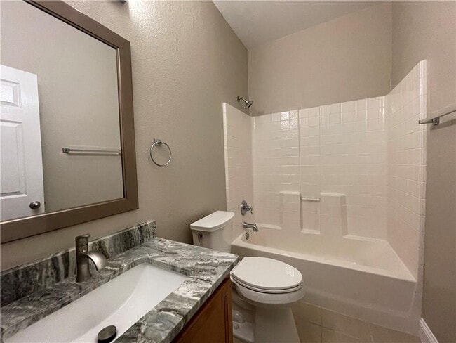Building Photo - 18512 Sandy Bottom Dr