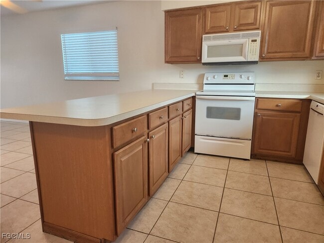 Building Photo - 1623 SW Santa Barbara Pl