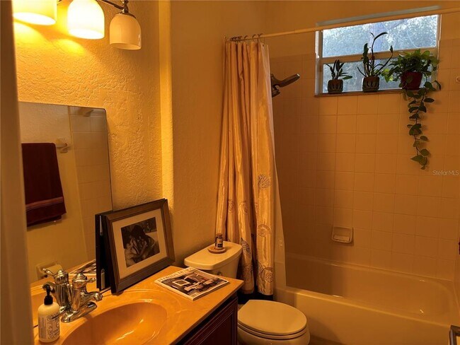 Building Photo - 10703 Banfield Dr