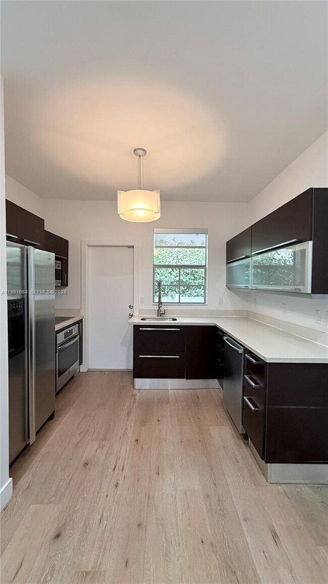 Building Photo - 2031 Meridian Ave