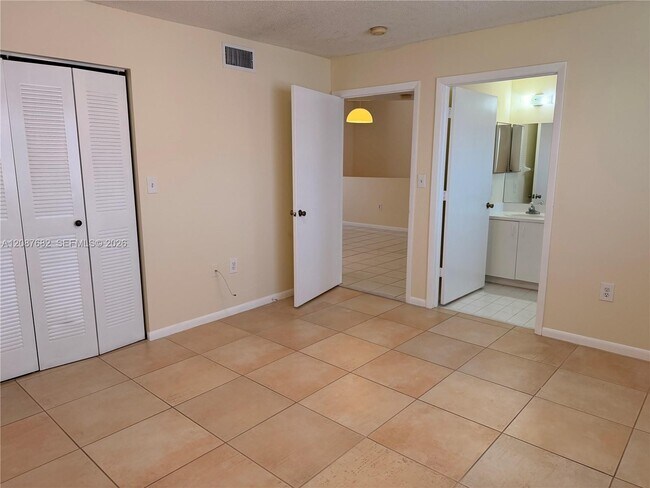 Building Photo - 8019 Lake Dr