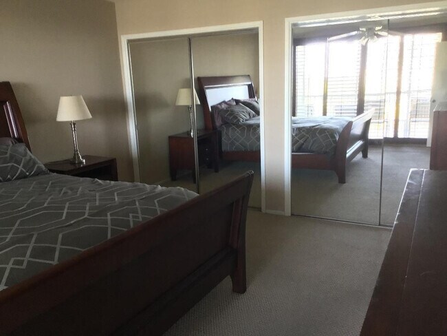 Building Photo - 2940 N Course Dr