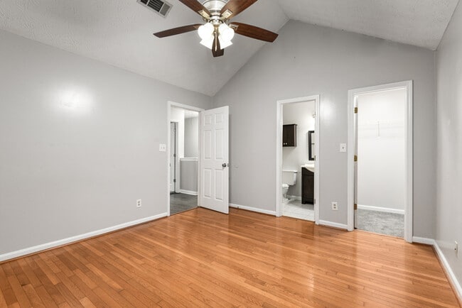 Building Photo - Modern 2-Story Home with Deck & Private Wooded Backyard