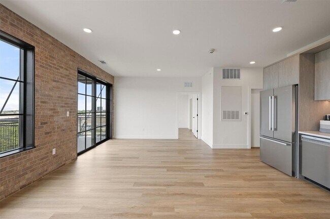 Building Photo - 4315 S Congress Ave