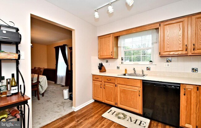Building Photo - 800 Beacon Ct