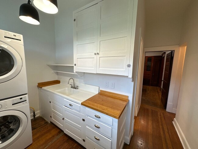 Building Photo - W Hubbard Ave 105-107 NCR