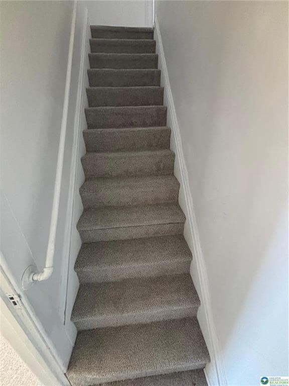 Building Photo - 2248 Birch St