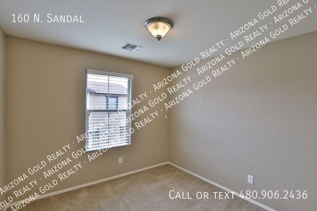 Building Photo - 160 N. Sandal-