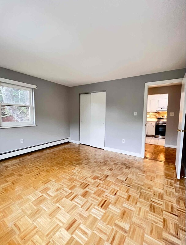 Building Photo - B3 Colonial Dr