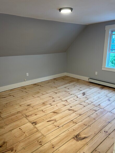Building Photo - 35 Groton Rd