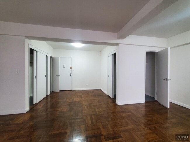 Building Photo - 219 E 69th St