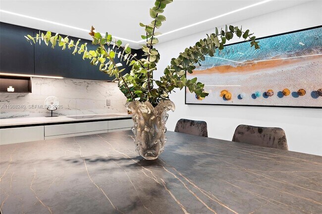 Building Photo - 2301 Collins Ave