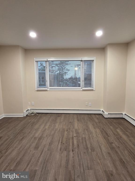 Building Photo - 2715 E Ontario St