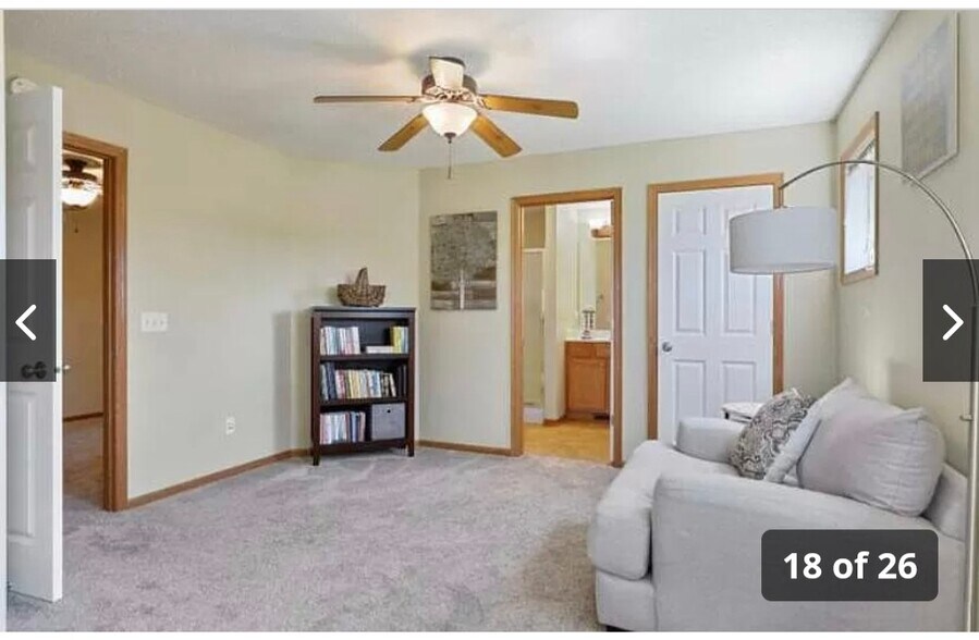 Building Photo - 3239 Oak View Dr