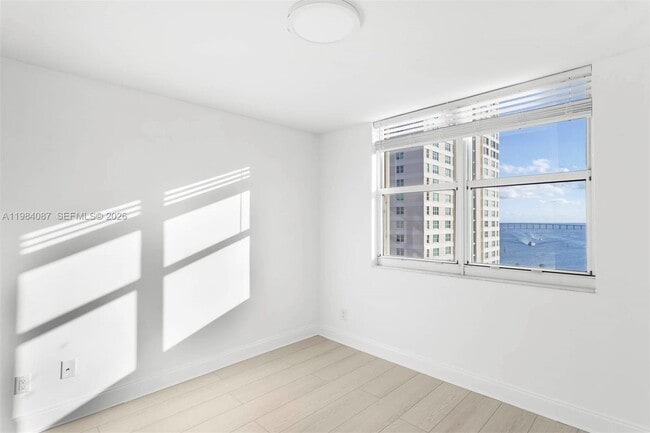 Building Photo - 770 Claughton Island Dr