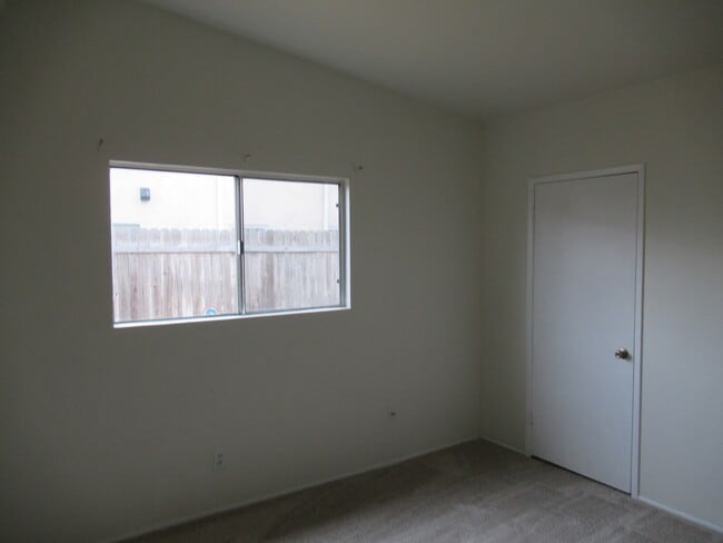 Building Photo - 358 Boeker Ave