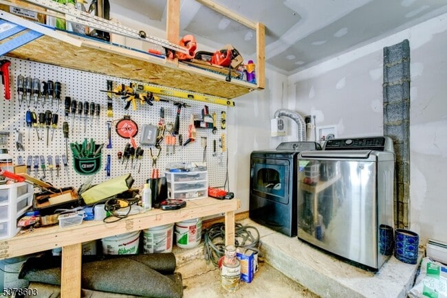 Building Photo - 605 County Rd 565