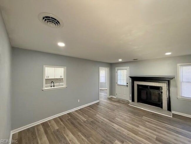 Building Photo - House For Rent Virginia Beach