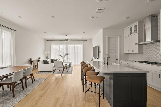 Building Photo - 1712 Martin Wls St