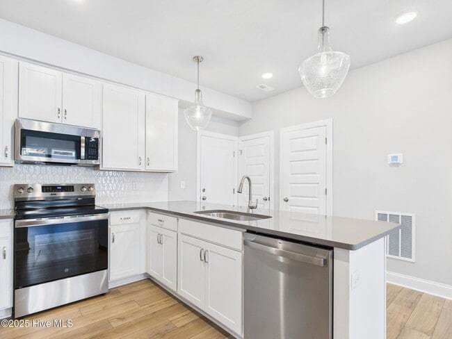 Building Photo - 1251 Shaw View Aly