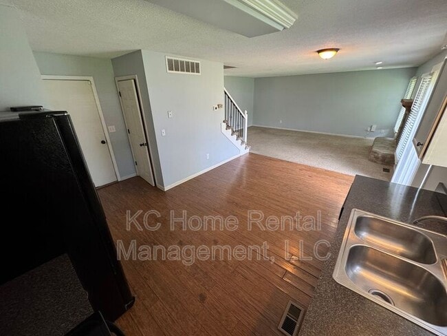 Building Photo - 1384 N Ridge Pkwy