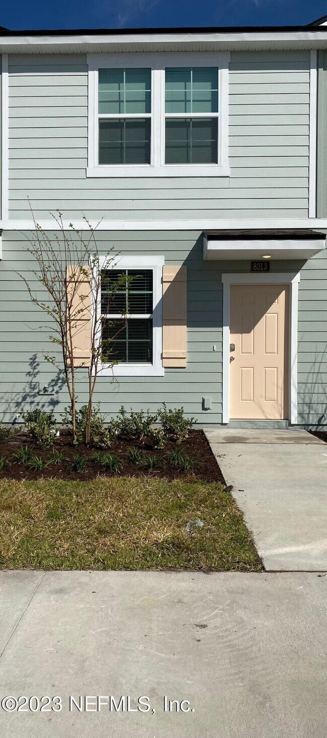Building Photo - 8313 Zenith Cir