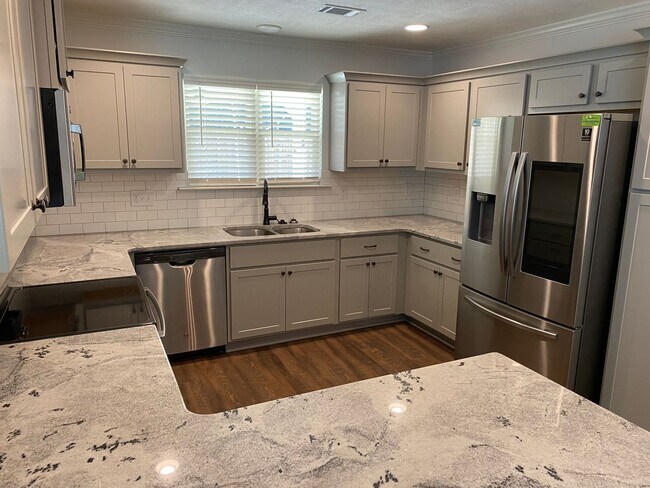 Building Photo - 3632 Kearsley St