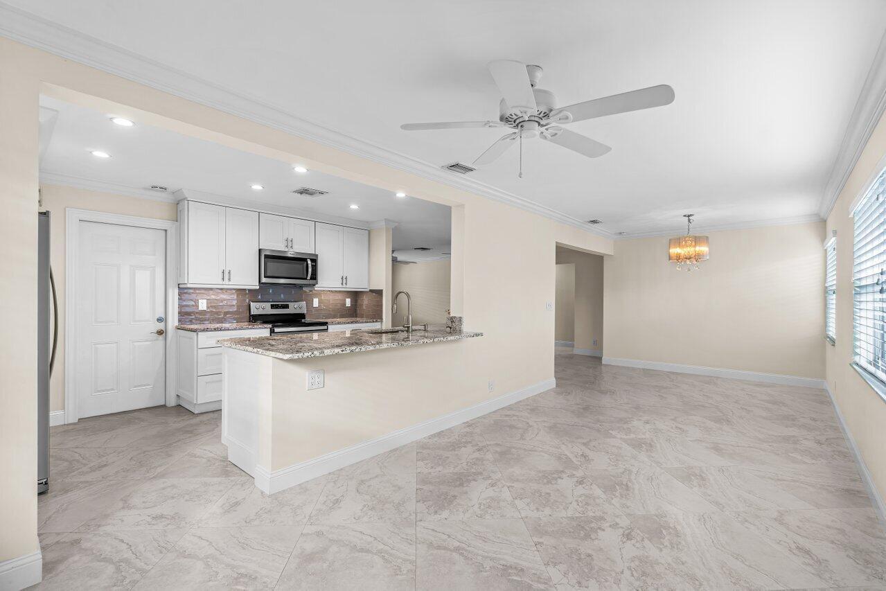 Building Photo - 2096 SW 13th Ter