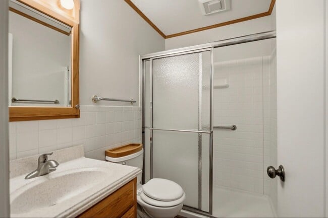 Building Photo - 2 Bedroom, 1.5 Bath Condo for Rent!