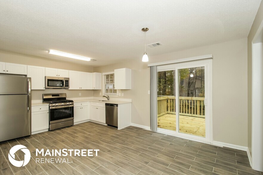 Building Photo - 7729 St James Ct