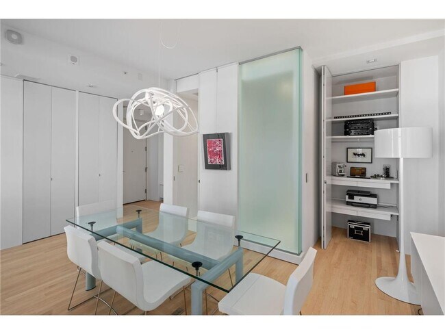 Building Photo - 201 S 11th St