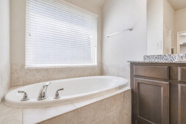 Building Photo - 2626 Rosepoint Ct