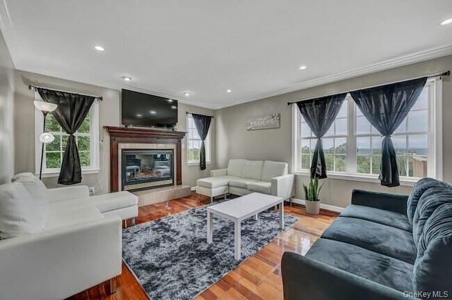 Building Photo - 73 Mountain Rd