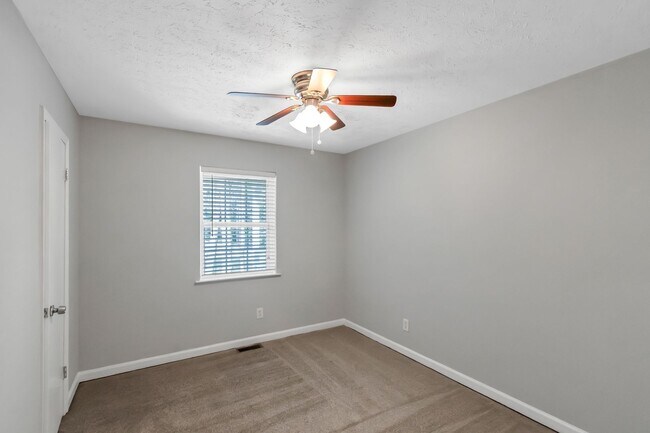 Building Photo - 3653 Chestnut Lake Ct