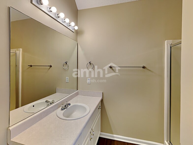 Building Photo - 47 Trotters Way