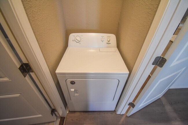 Building Photo - Nice 3 Bed/2 Bath Duplex in Prairie Grove