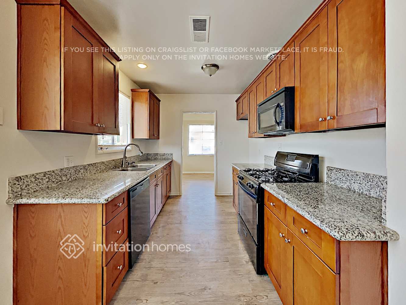 Building Photo - 1235 Oakhurst Dr