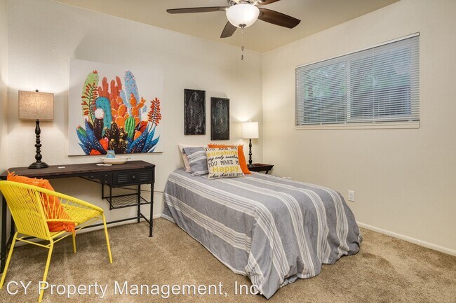 Building Photo - 436 Oak St