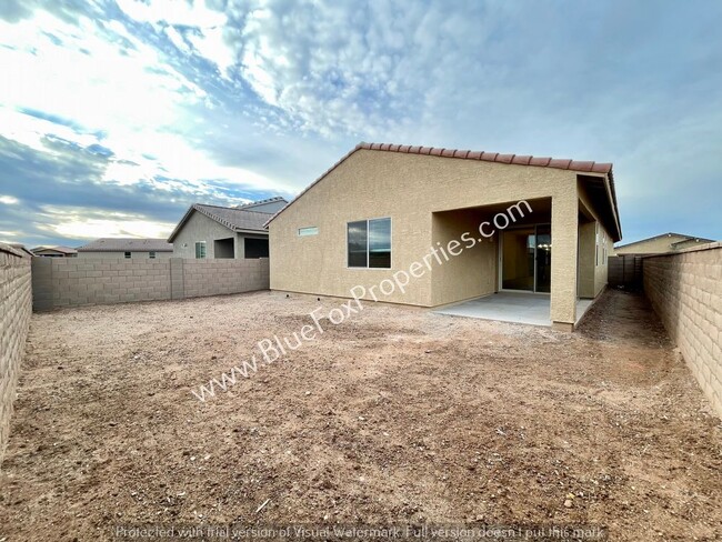 Building Photo - 6379 E Calle Hora Cero