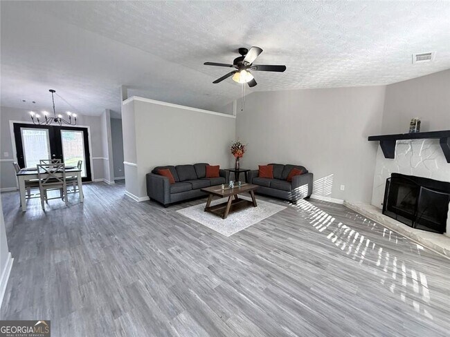Building Photo - 5285 Sugar Crest Dr